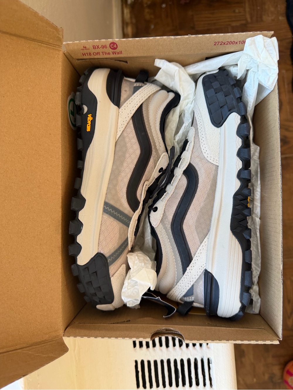 Vans Women’s X.C Crosspath Hiking Shoe - size 6 - peyote beige/black - Picture 4 of 4